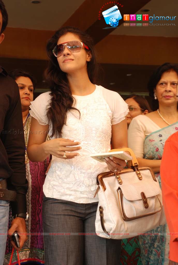 Kajol at Indian Merchant Chambers Women Entrepreneurs exhibition  Event hd photo